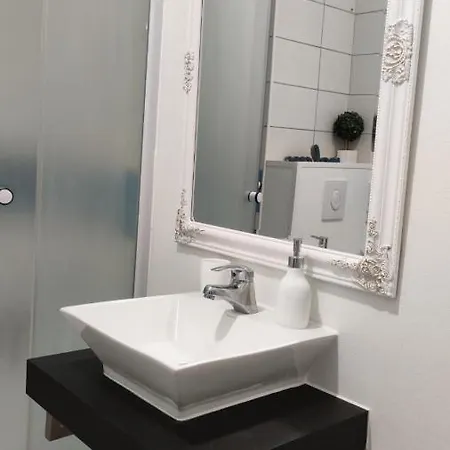 Apartment A&n